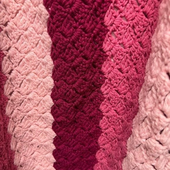 HANDMADE Crochet Knit Blanket Purple Pink 54x96 - Picture 7 of 7